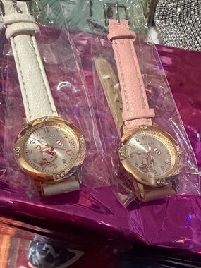 (BEST FRIEND SET)Hello Kitty Watches *One Pink & One White W/Rose Gold New